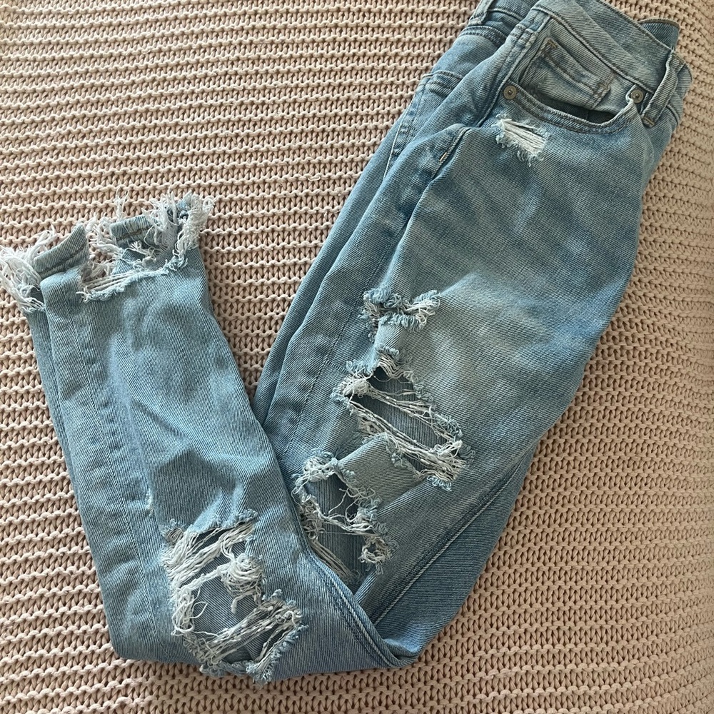 American eagle ripped jeans